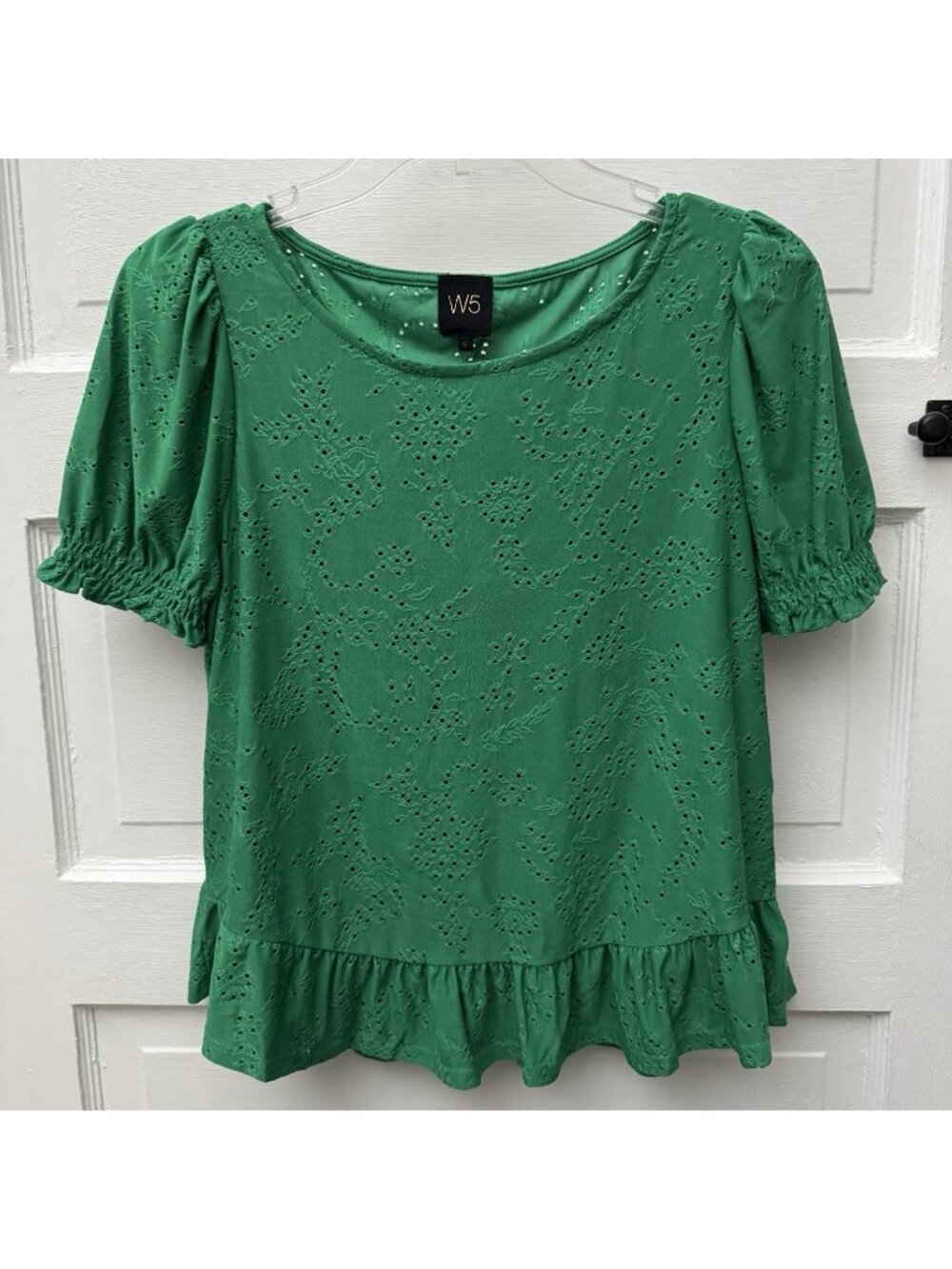 W5 Women’s Size S Green Floral Eyelet Puff Sleeve Peplum Blouse